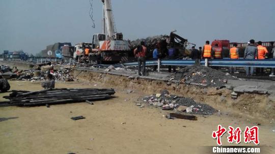 京珠高速發(fā)生車禍致41人死亡事件，關(guān)注與應(yīng)對，安全駕駛指南